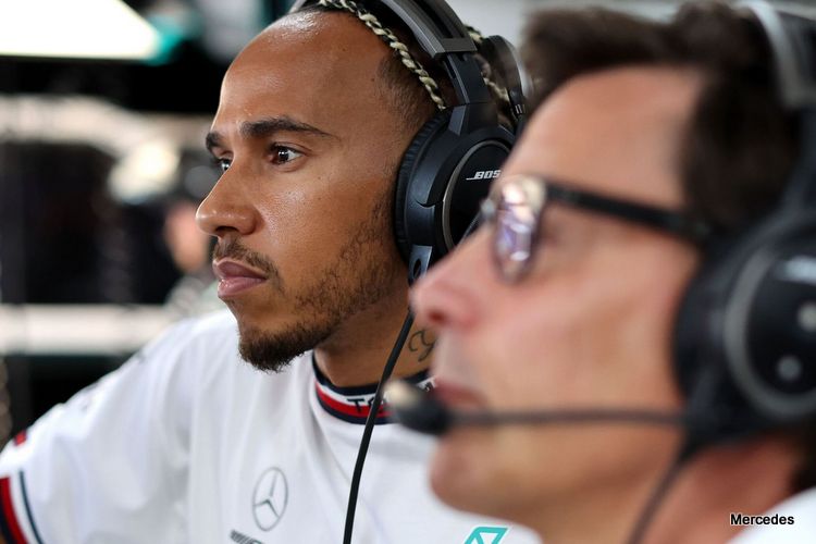BRUNDLE: DECEPCIONADO HAMILTON E WOLFF MINIMIZARAM A CONQUISTA DE VERSTAPPEN