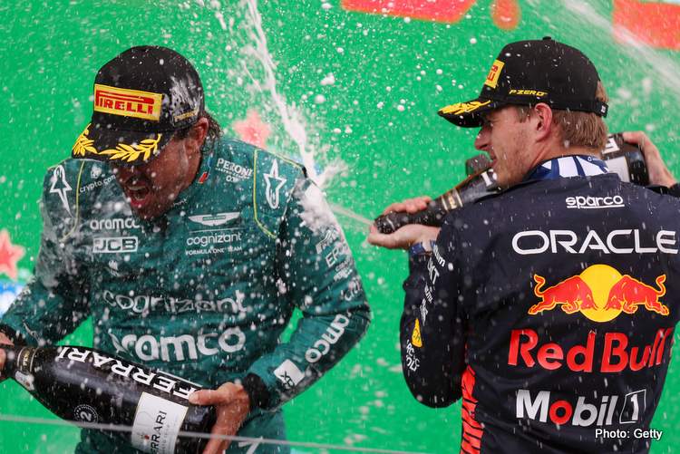 ALONSO: OS PRÓXIMOS ANOS SERÃO AINDA MELHORES PARA VERSTAPPEN ALONSO: OS PRÓXIMOS ANOS SERÃO AINDA MELHORES PARA VERSTAPPEN