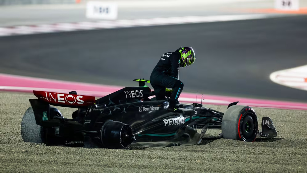 Wolff admite frustrações após a queda de Hamilton e Russell no Qatar, mas aposta na dupla para ‘crescer’ à frente de Austin Wolff admite frustrações após a queda de Hamilton e Russell no Qatar, mas aposta na dupla para ‘crescer’ à frente de Austin