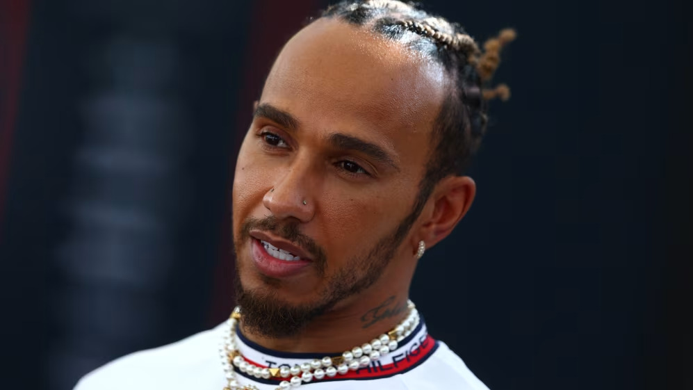 ‘Ele me procurou’ – Hamilton nega ter abordado Horner sobre uma possível vaga na Red Bull em 2024