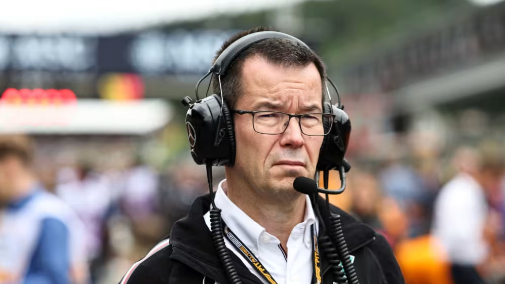 O diretor técnico da Mercedes, Mike Elliott, deixa a Silver Arrows