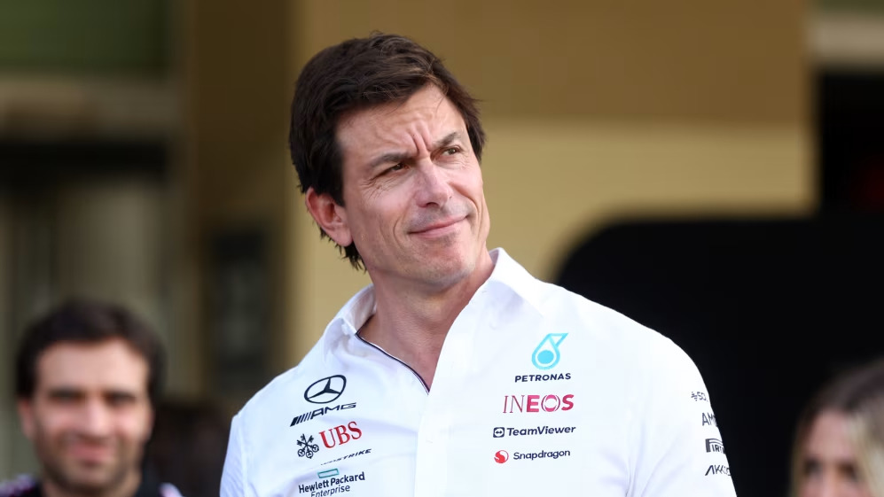 Wolff elogia Leclerc por sua atitude esportiva enquanto Mercedes conquista P2 em construtores