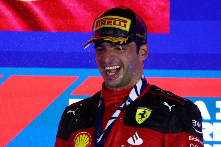 Sainz aliviado por ser ‘mais rápido’ e ‘mais consistente’ em 2023