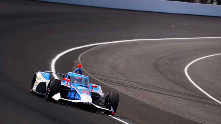 Wilson “de volta aos 100%” após acidente nos treinos da Indy 500