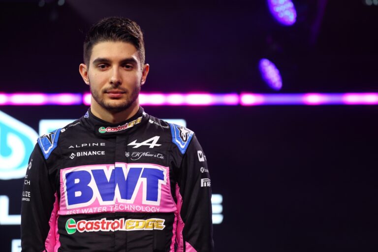 Esteban Ocon Discute o Futuro e a Possibilidade de Assento na Mercedes em 2025