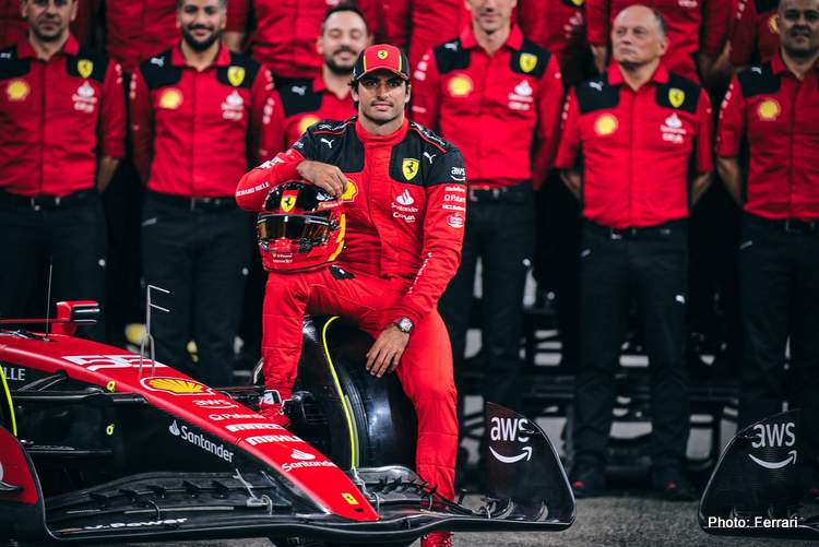 Carlos Sainz Anuncia que Notícias Sobre Seu Futuro Serão Divulgadas em Breve