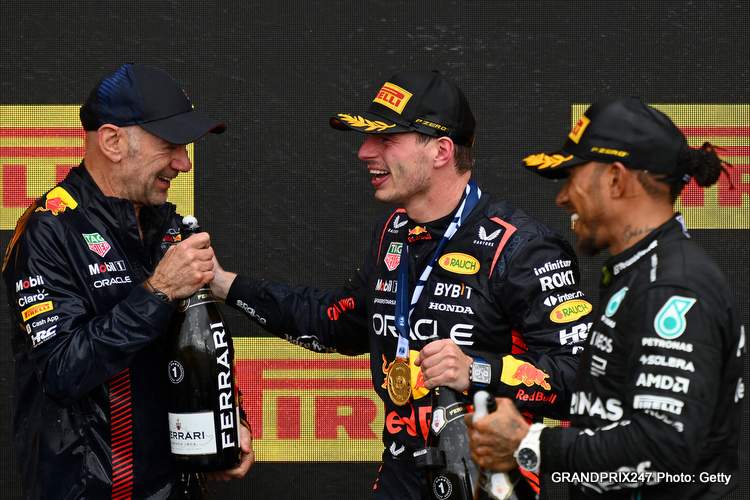 Adrian Newey: Rumores, Elogios e Incerteza: O Que o Futuro Reserva? Um olhar sobre a saída do renomado chefe de tecnologia da Red Bull, os elogios de Lewis Hamilton e a incerteza sobre seu próximo passo na Fórmula 1. Adrian Newey: Rumores, Elogios e Incerteza: O Que o Futuro Reserva? Um olhar sobre a saída do renomado chefe de tecnologia da Red Bull, os elogios de Lewis Hamilton e a incerteza sobre seu próximo passo na Fórmula 1.