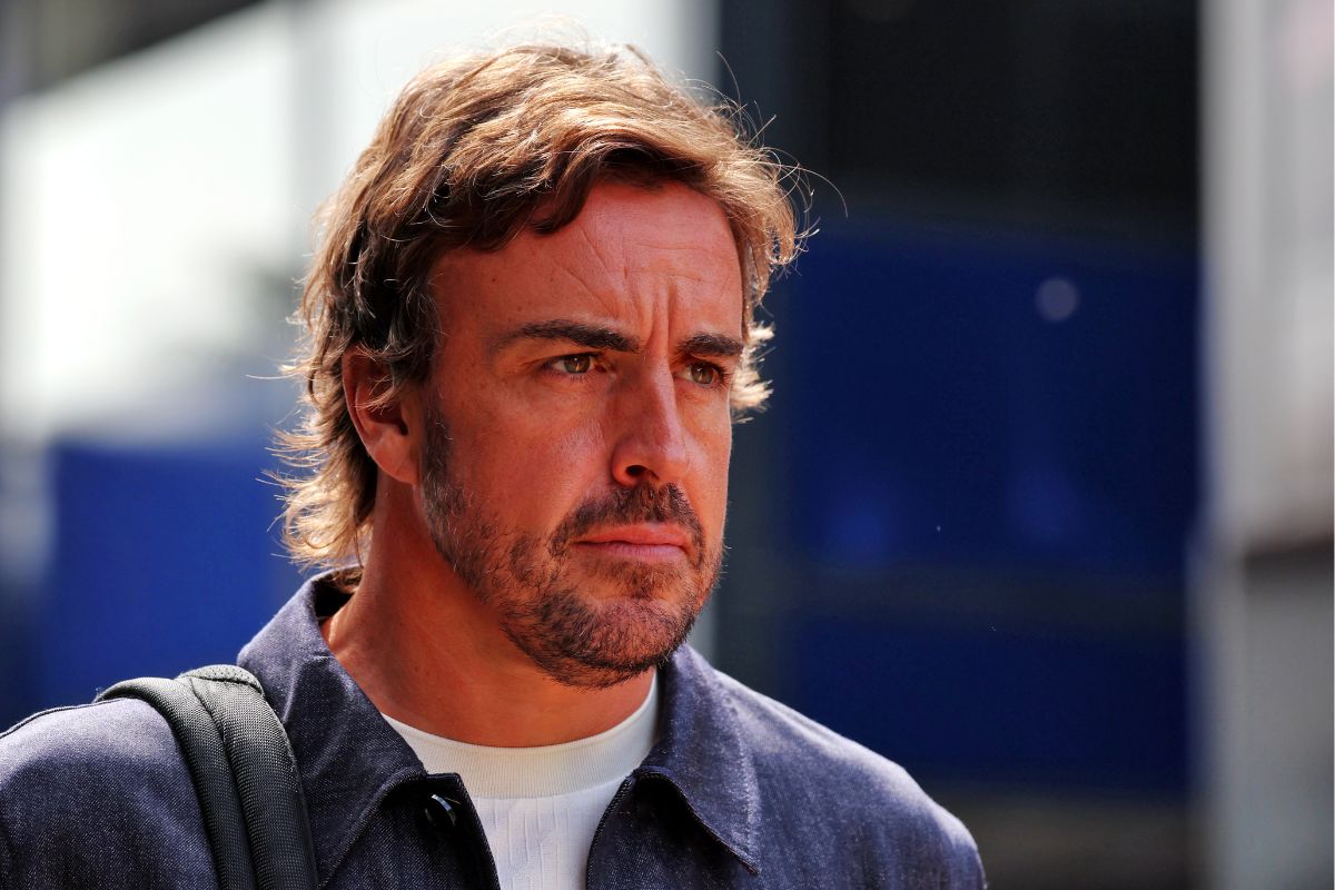 Desempenho de Alonso na F1 está aquém do esperado, diz Jordan