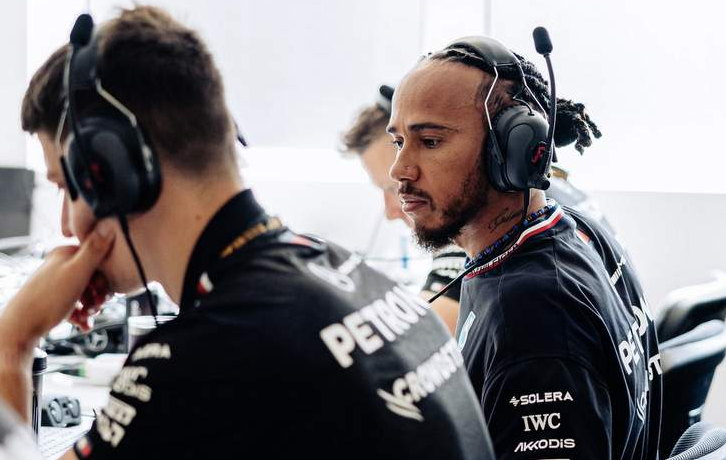 Lewis Hamilton diz que Adrian Newey não muda nada para ele