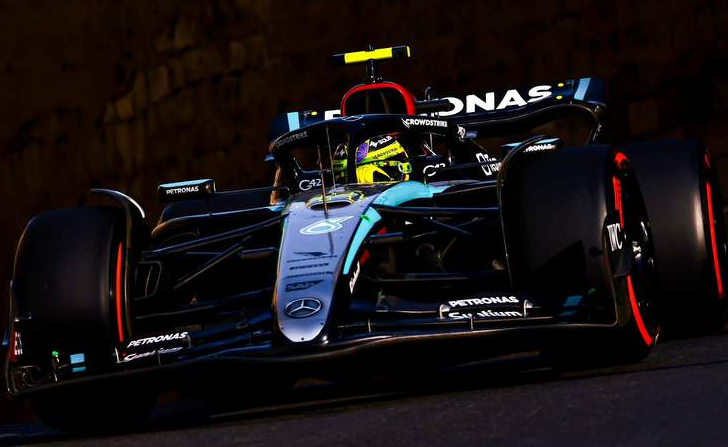 Mercedes enfrenta desafios com controle de pneus no GP de Singapura