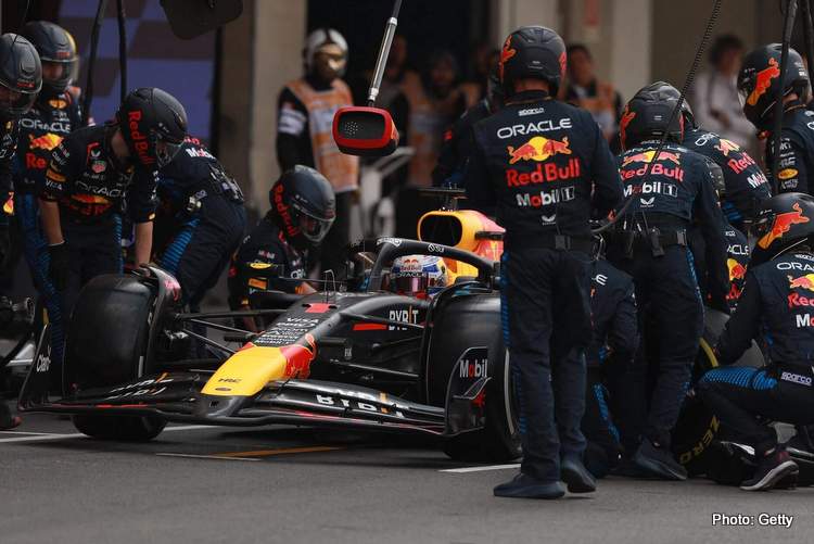 Steward Johnny Herbert defende as penalidades aplicadas a Max Verstappen no GP do México