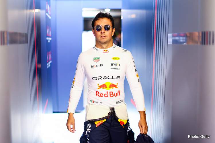 Sergio Pérez na Red Bull: Manter ou substituir em 2025?