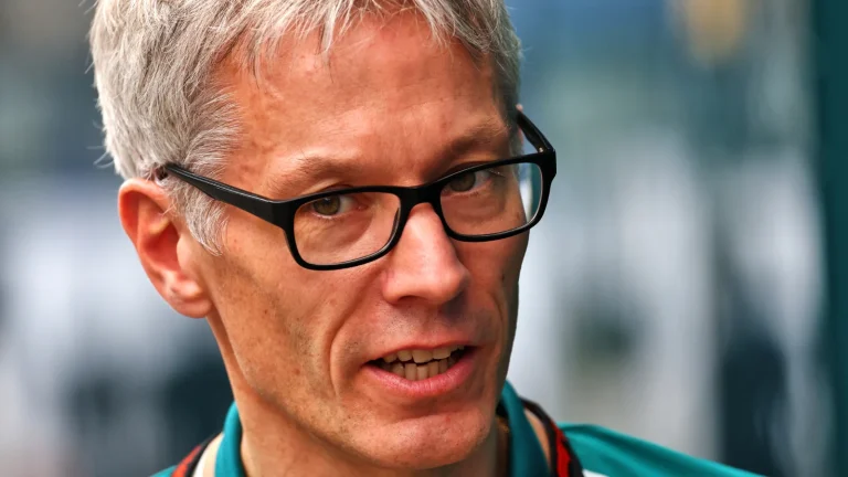 Mike Krack pede atitude humilde da Aston Martin para temporada de F1 em 2025