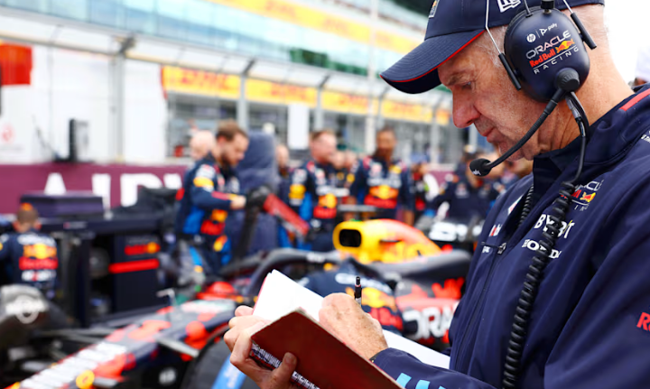 Adrian Newey questiona se falta de experiência na Red Bull afetou o desempenho do RB20