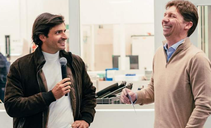 Carlos Sainz impressiona na Williams e recebe elogios de James Vowles Carlos Sainz impressiona na Williams e recebe elogios de James Vowles