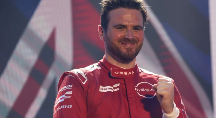 Oliver Rowland Celebra Vitória e Reconhecimento da Nissan na Fórmula E