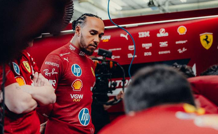 Hamilton Analisa Primeiro Dia de Testes com a Ferrari no Bahrein
