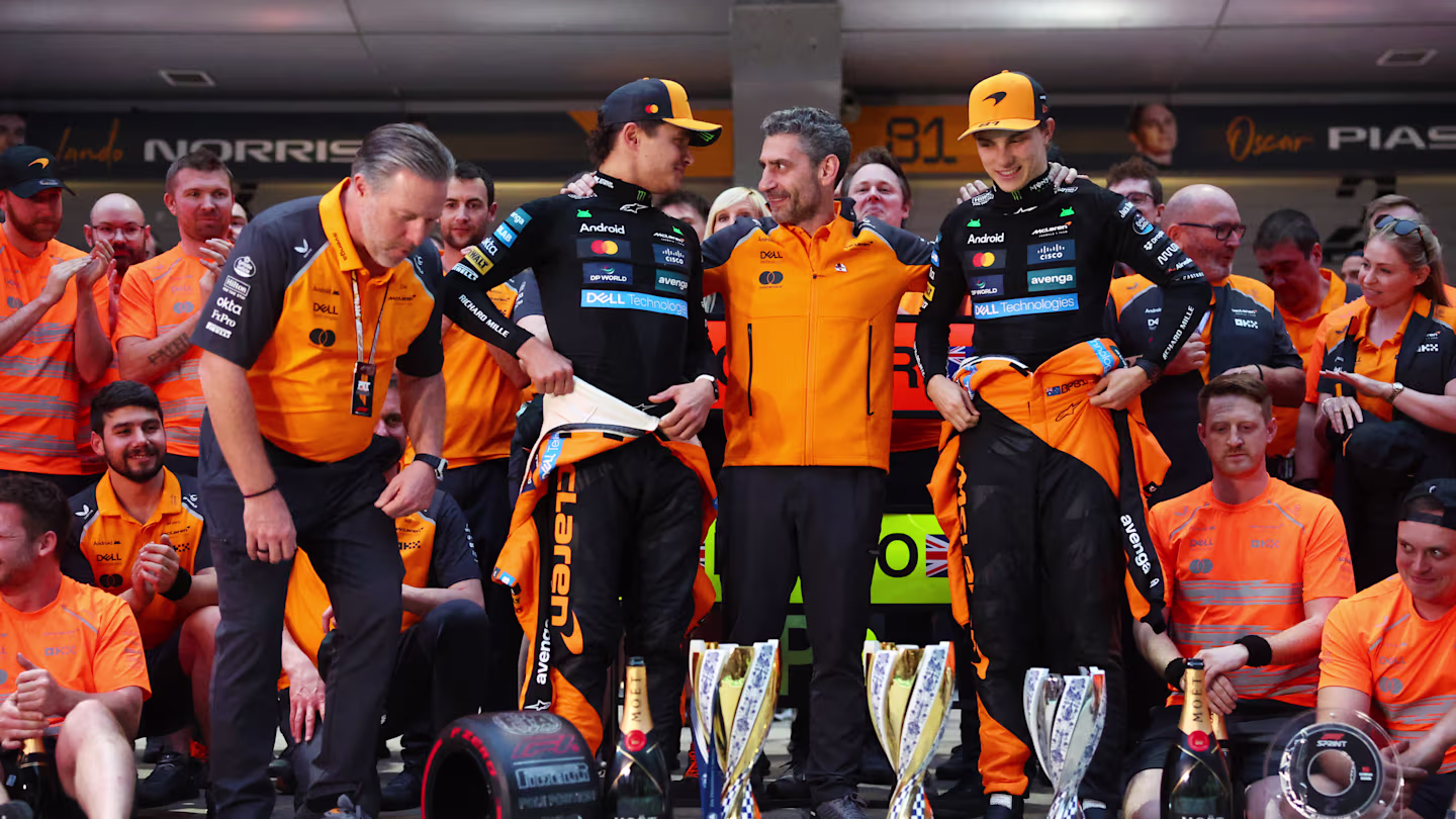 “Foi tenso” – Andrea Stella comenta os momentos de pressão no GP da China e o receio da McLaren em perder a dobradinha