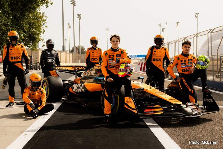 Villeneuve afirma: contrato impede McLaren de favorecer Norris em relação a Piastri