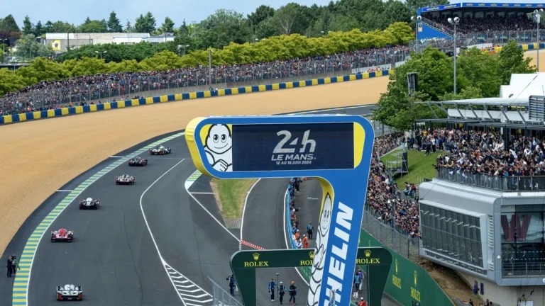 Jamie Chadwick: primeira participação em Le Mans promete história