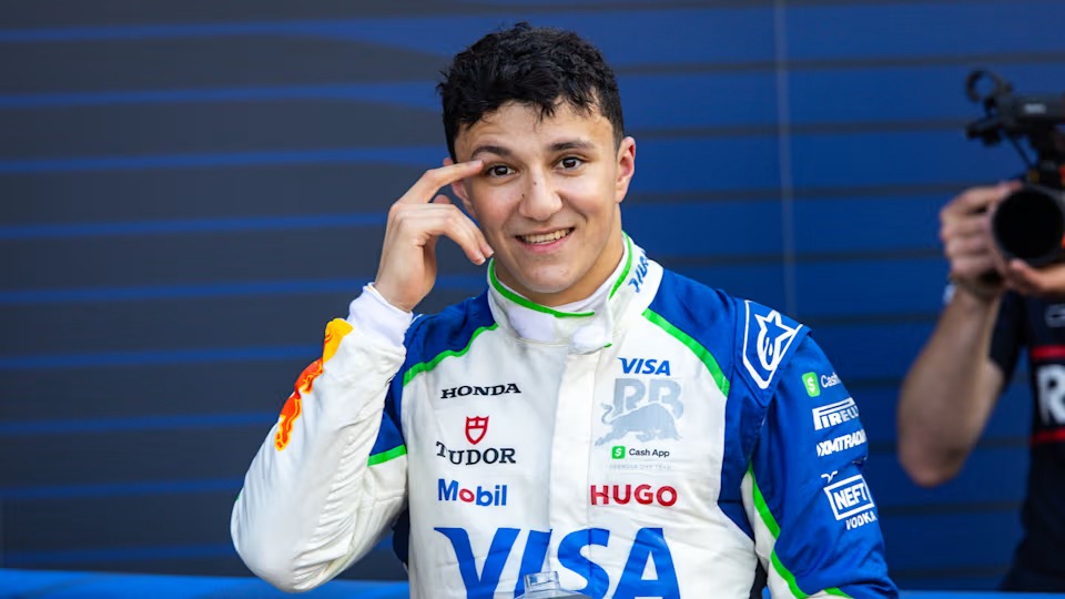 Hadjar elogia estratégia perfeita da Racing Bulls em Mônaco