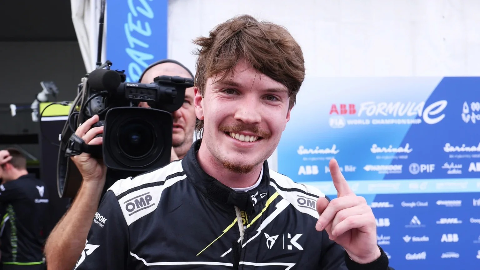 Dan Ticktum: Vitória na Fórmula E Silencia Críticos em Jacarta Dan Ticktum: Vitória na Fórmula E Silencia Críticos em Jacarta