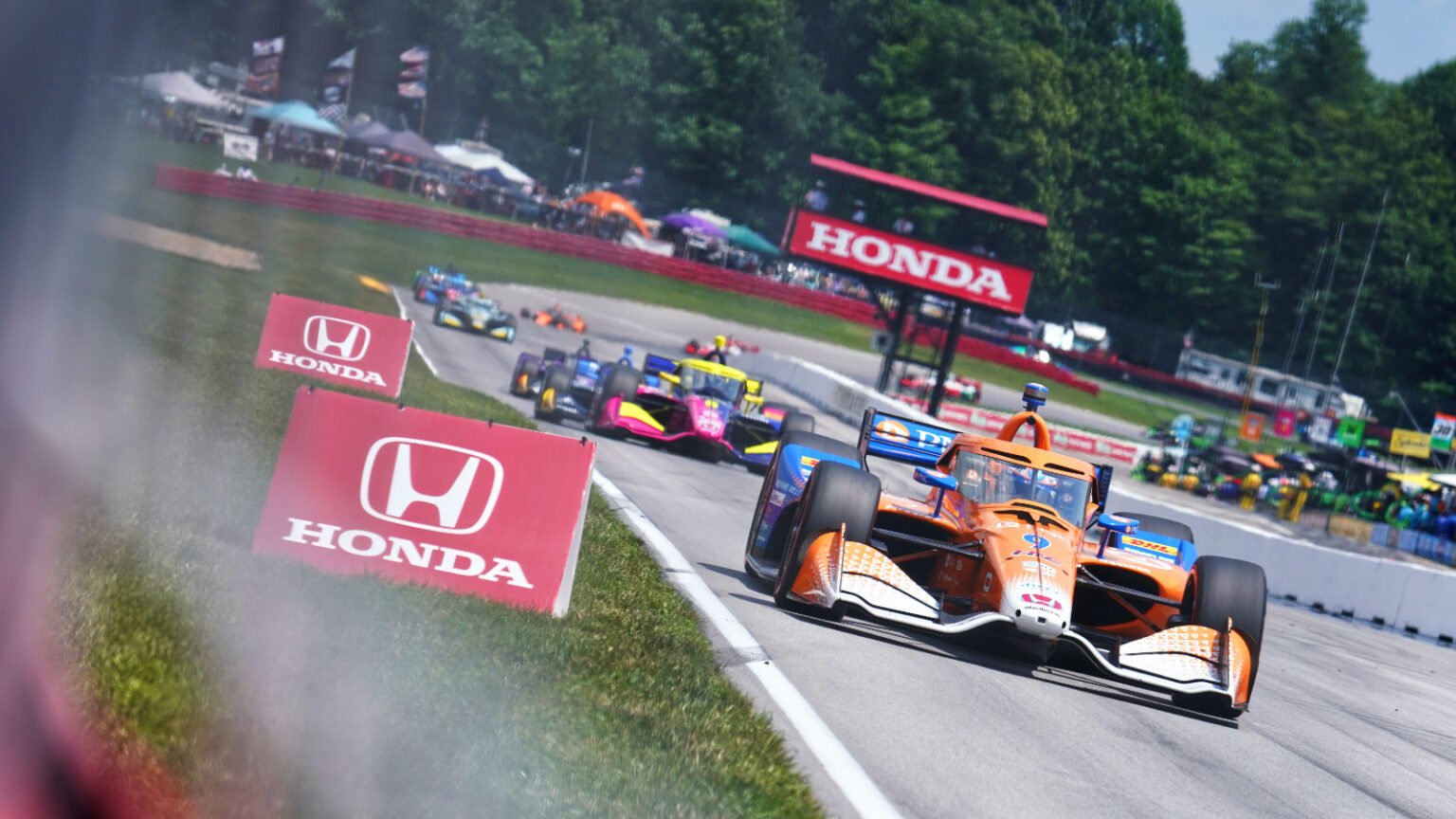 Scott Dixon vence corrida da IndyCar com estratégia de duas paradas