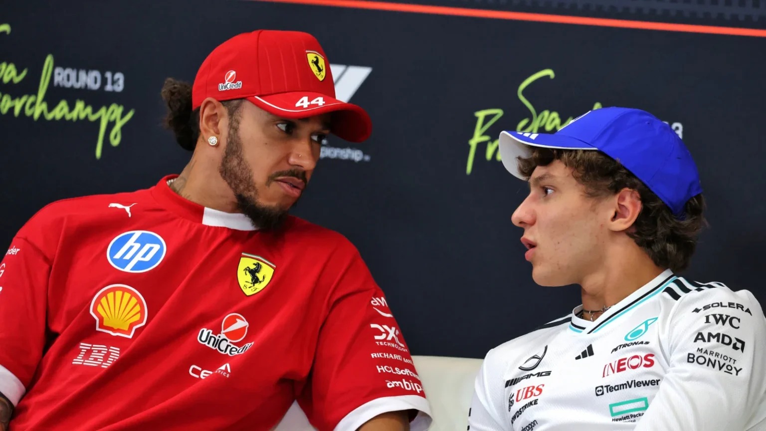 Lewis Hamilton oferece ajuda a Kimi Antonelli para negociar novo acordo com a Mercedes na F1