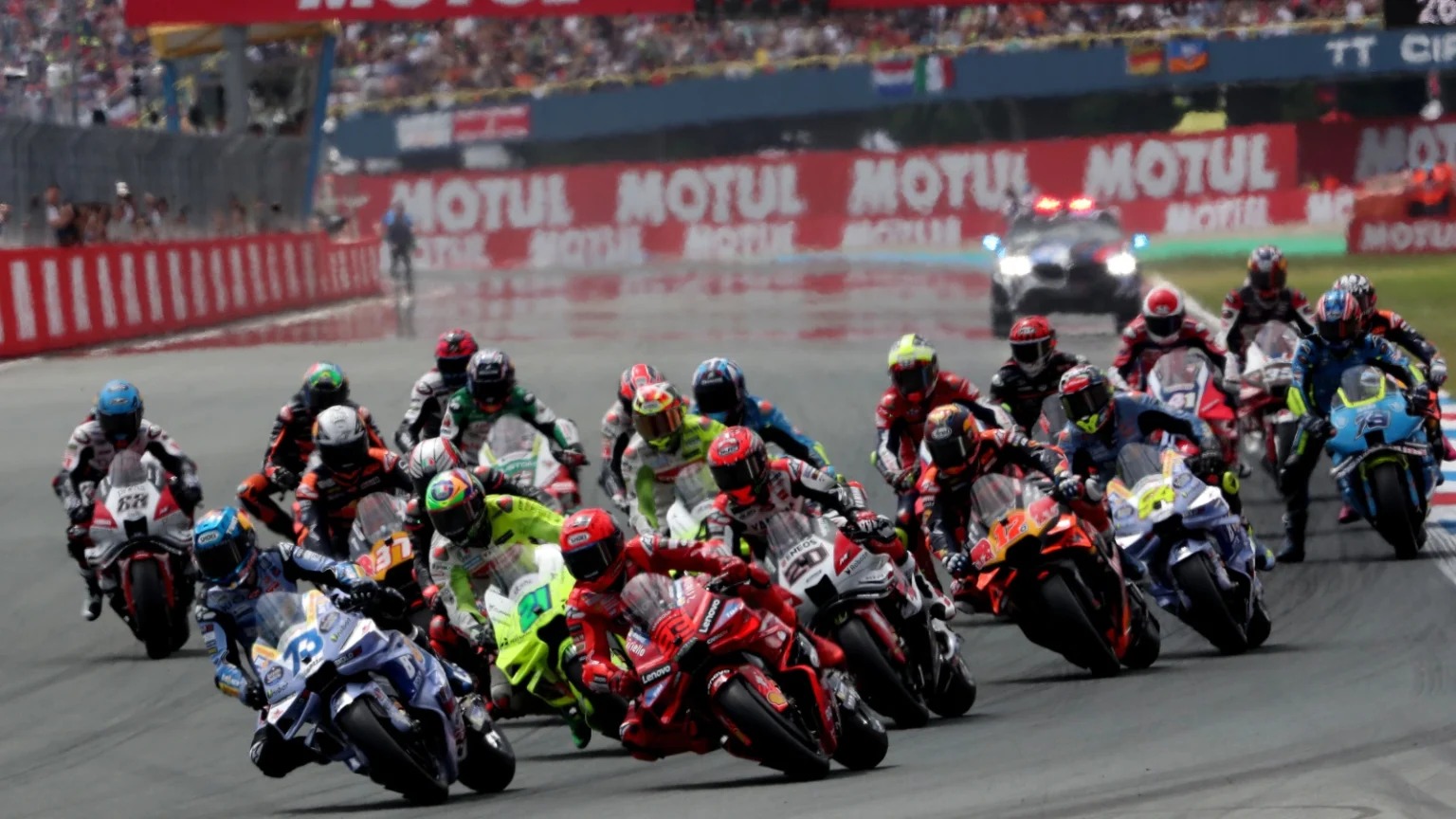 MotoGP anuncia uso de 100% de combustíveis não fósseis até 2027 MotoGP anuncia uso de 100% de combustíveis não fósseis até 2027