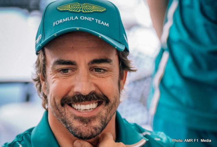 Alonso revela foco em 2026 e parceria com Newey na Aston Martin