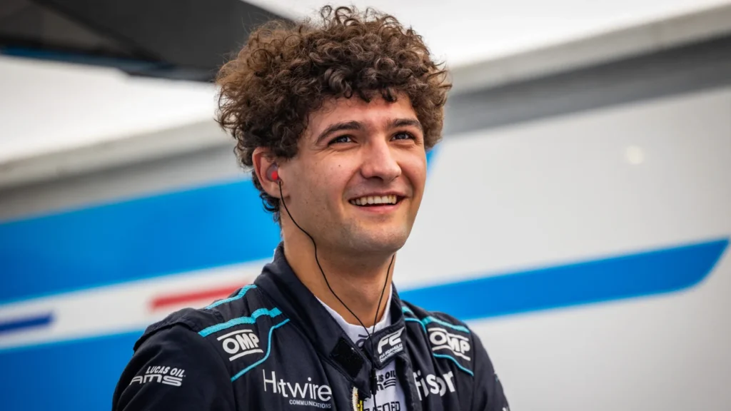 Jak Crawford conquista pole position na F2 de Baku após sessão de qualificação interrompida Jak Crawford conquista pole position na F2 de Baku após sessão de qualificação interrompida