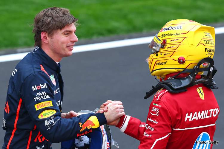 Verstappen vê oportunidade de vencer na Ferrari em meio a especulações sobre mudança de equipe