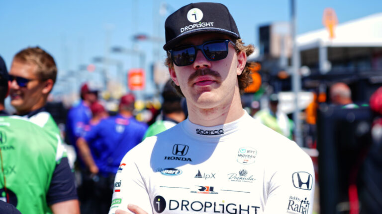 RLL garante a permanência de Louis Foster com contrato estendido na IndyCar.