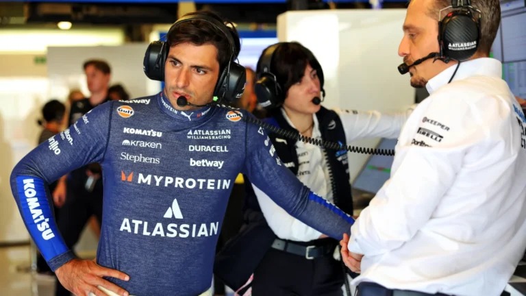 Carlos Sainz espera exercer mais autoridade fora das pistas na Williams em 2026.