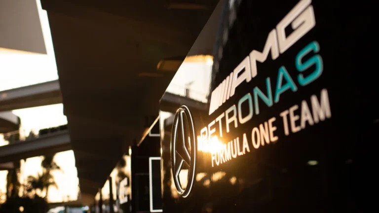 Mercedes promete ‘novos sonhos’ em ‘declaração de missão’ antes da reformulação da F1 Mercedes promete ‘novos sonhos’ em ‘declaração de missão’ antes da reformulação da F1