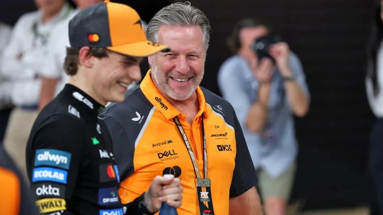 Zak Brown critica político australiano por alegação de parcialidade contra Oscar Piastri, dizendo que a política é “desinformada” Zak Brown critica político australiano por alegação de parcialidade contra Oscar Piastri, dizendo que a política é “desinformada”