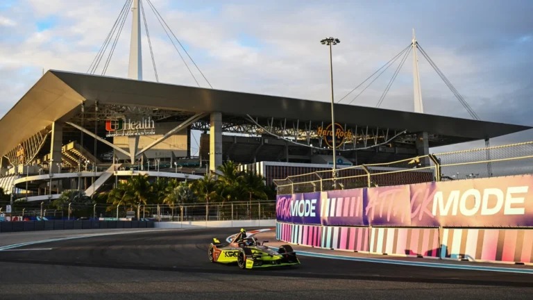 A Fórmula E planeja realizar uma segunda corrida nos EUA na 13ª temporada. A Fórmula E planeja realizar uma segunda corrida nos EUA na 13ª temporada.