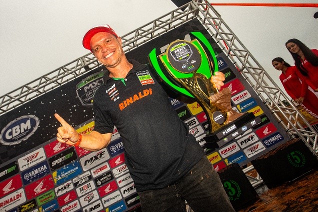 Com Roosevelt Assunção, Team Rinaldi vence MX4 na 2ª etapa do Brasileiro de Motocross