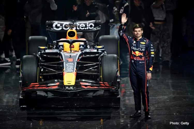“Max Verstappen elogia conversas com líderes da F1 e da FIA, mas insiste que ‘fundamentalmente algo está errado'”