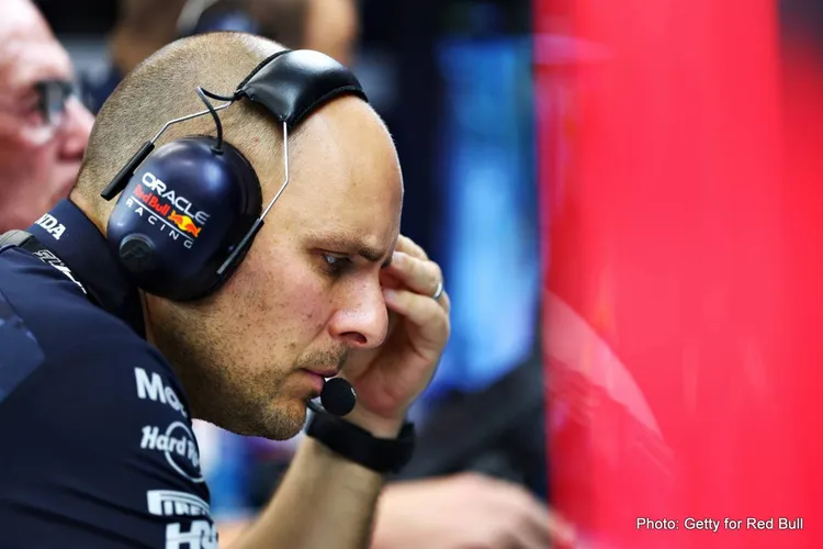 “Gianpiero Lambiase deixará a Red Bull para se juntar à McLaren como Diretor de Corridas (Chief Racing Officer) a partir de 2028.”