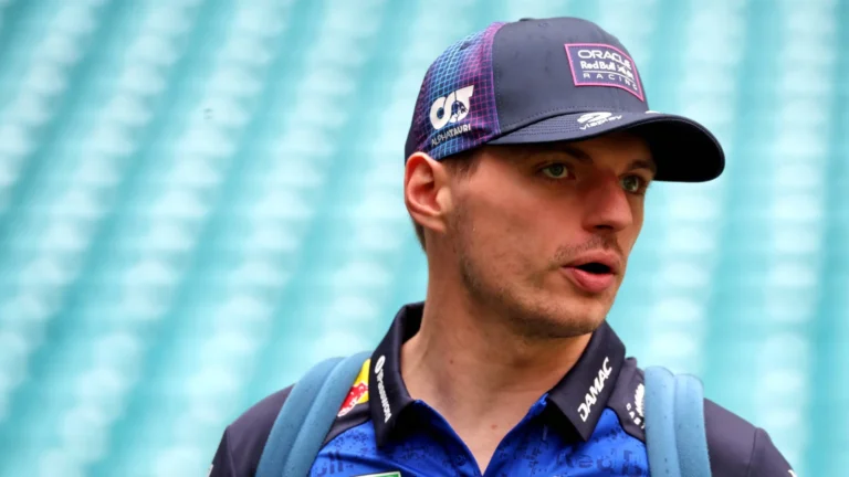 Max Verstappen elogiado por lenda da F1 por sua estratégia de corrida “egoísta”.