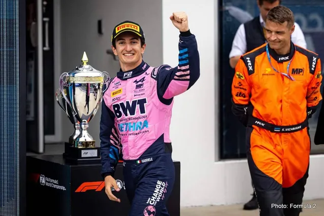 Relatório da Fórmula 2: Gabriele Minì conquista vitória surpreendente no eletrizante GP de Miami