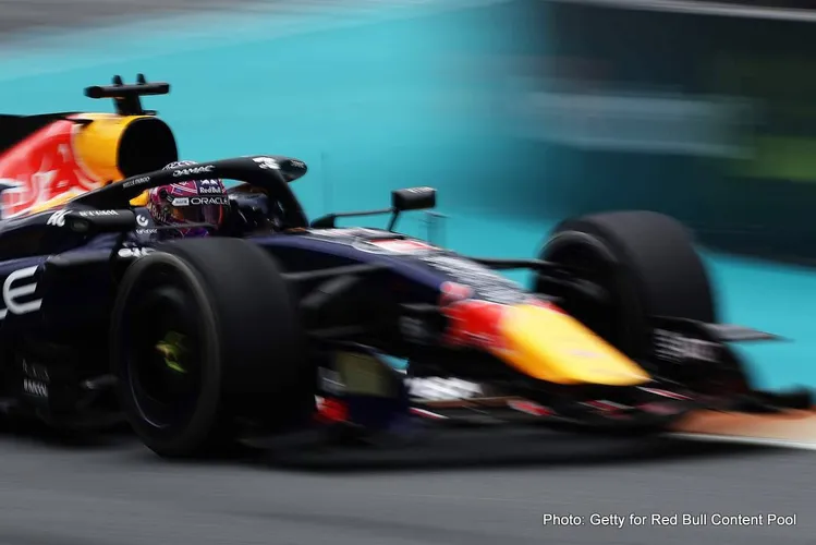 “A Ford se sente bem por estar na briga com sua primeira unidade de potência de Fórmula 1 com a Red Bull Racing”