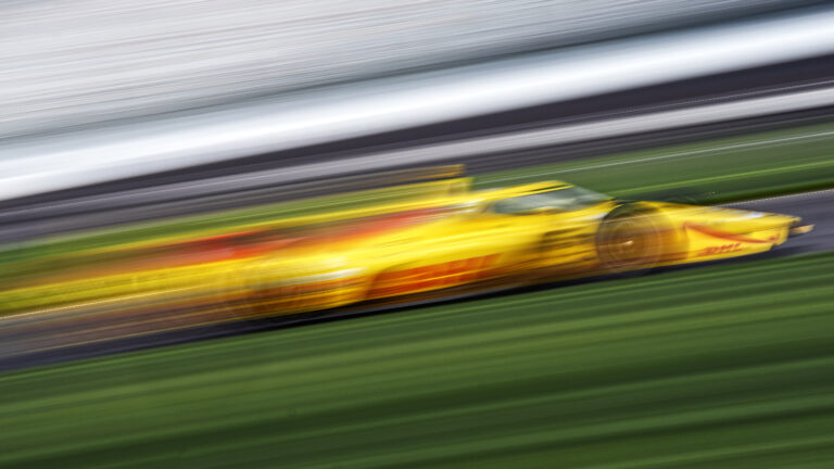 Dois pilotos foram anunciados para as primeiras voltas na pista com o novo chassi da IndyCar. Dois pilotos foram anunciados para as primeiras voltas na pista com o novo chassi da IndyCar.
