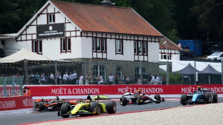 Rafa Camara conquista vitória crucial na corrida principal do GP da Bélgica de F2 Rafa Camara conquista vitória crucial na corrida principal do GP da Bélgica de F2