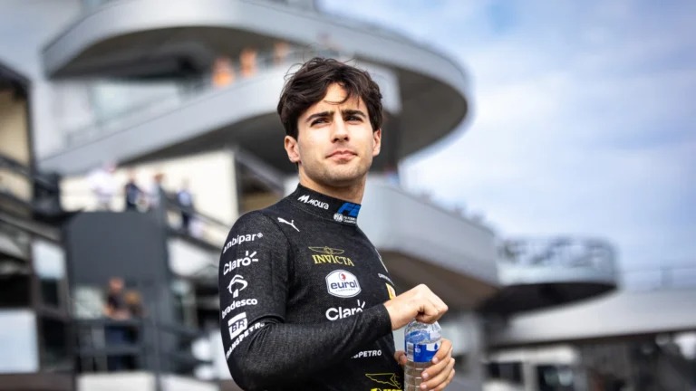 Rafa Camara, apoiado pela Ferrari, reflete o importante pódio na F2 húngara. Rafa Camara, apoiado pela Ferrari, reflete o importante pódio na F2 húngara.