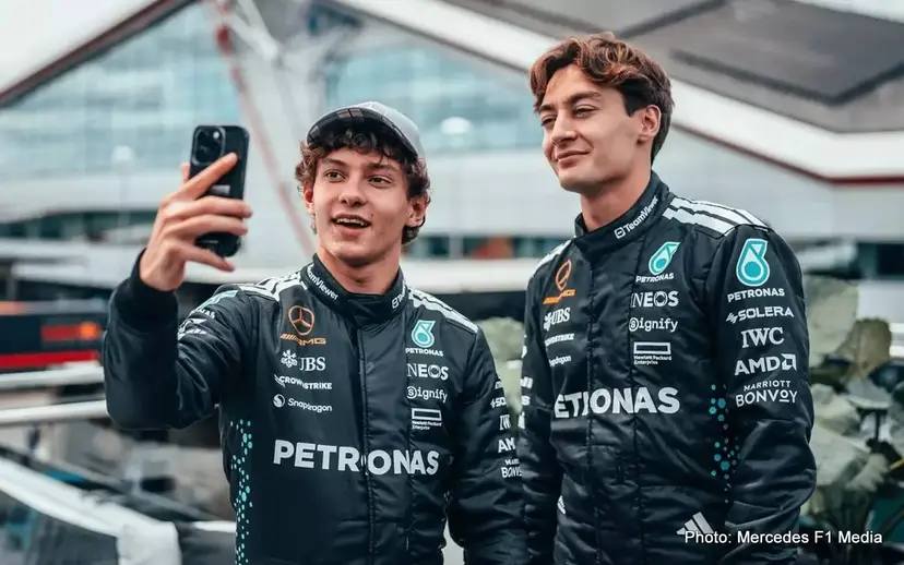 “Quando a Mercedes começará a favorecer Kimi Antonelli em vez de George Russell na disputa pelo título da F1?” “Quando a Mercedes começará a favorecer Kimi Antonelli em vez de George Russell na disputa pelo título da F1?”