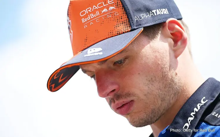 “Max Verstappen ‘não tem nada a dizer’ sobre futuro na Red Bull com aumento de rumores envolvendo a McLaren” “Max Verstappen ‘não tem nada a dizer’ sobre futuro na Red Bull com aumento de rumores envolvendo a McLaren”