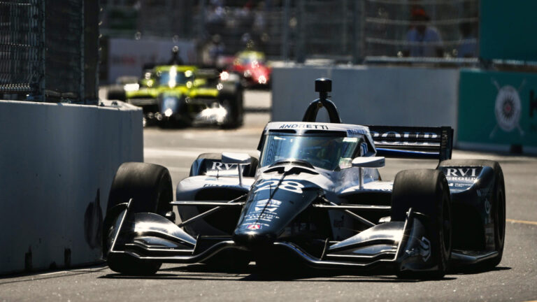 Marcus Ericsson vence em meio ao caos na edição inaugural da IndyCar em Markham.