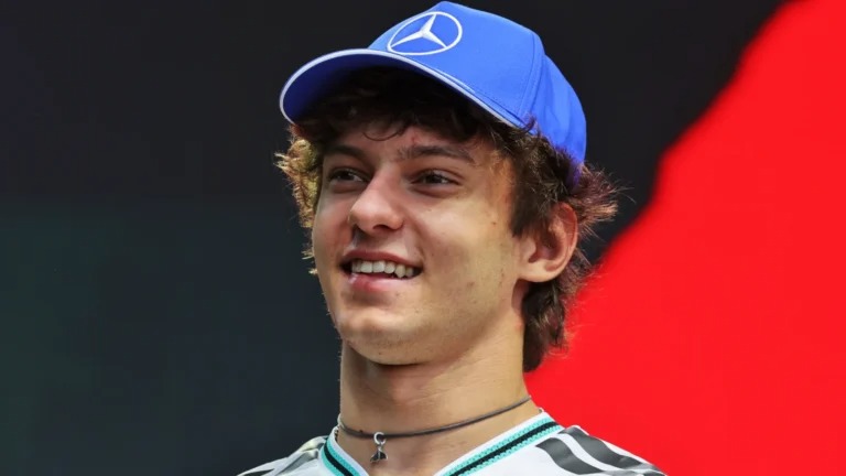 Mercedes destaca o momento crucial em que Kimi Antonelli superou a má fase inicial de sua carreira na F1. Mercedes destaca o momento crucial em que Kimi Antonelli superou a má fase inicial de sua carreira na F1.